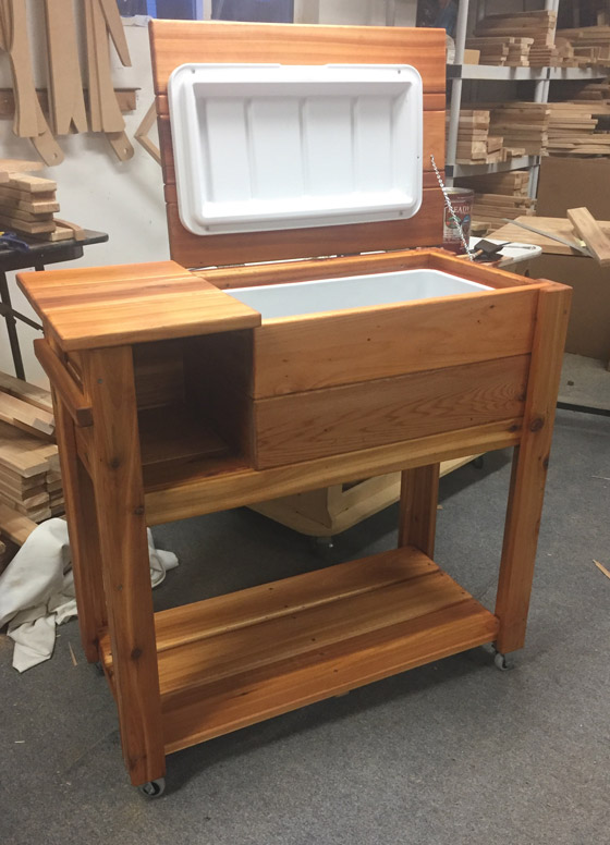 western cedar beverage caddy open
